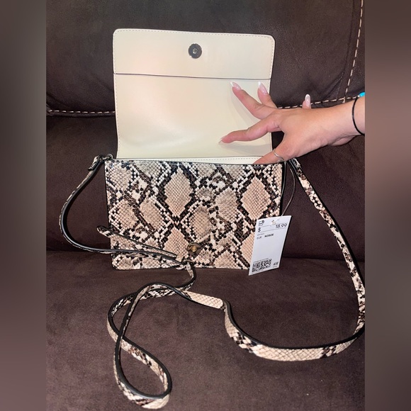NWT H&M Snakeskin Pattern Crossbody Bag - Picture 3 of 4